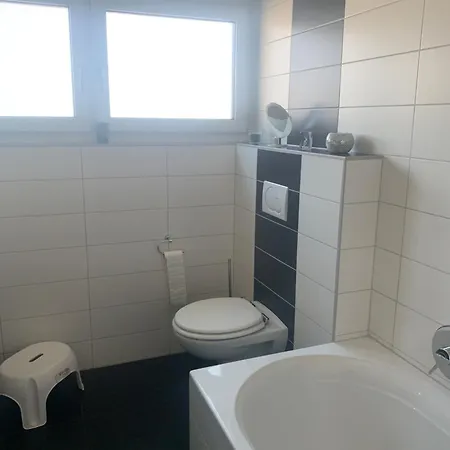 With Friends 1 Trier